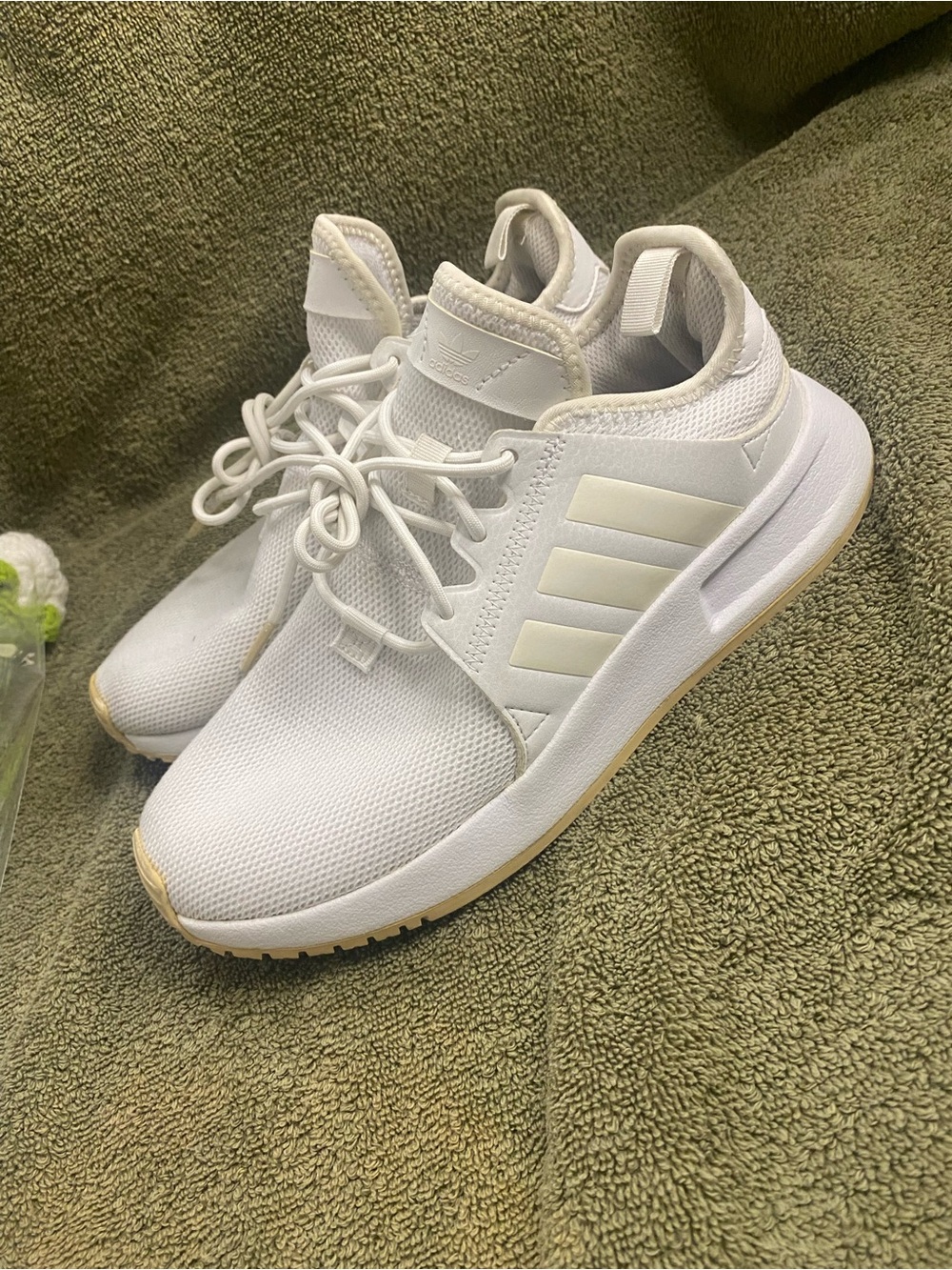 adidas Women’s White Mesh Casual Athletic Sneakers suze 5